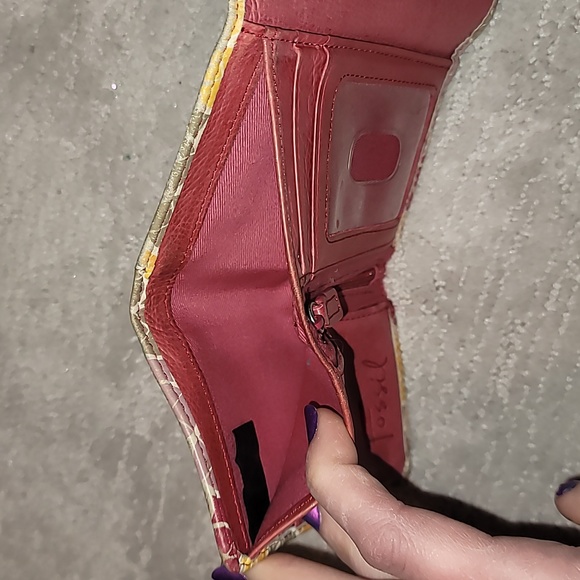 Vintage Fossil Wallet - Picture 4 of 6